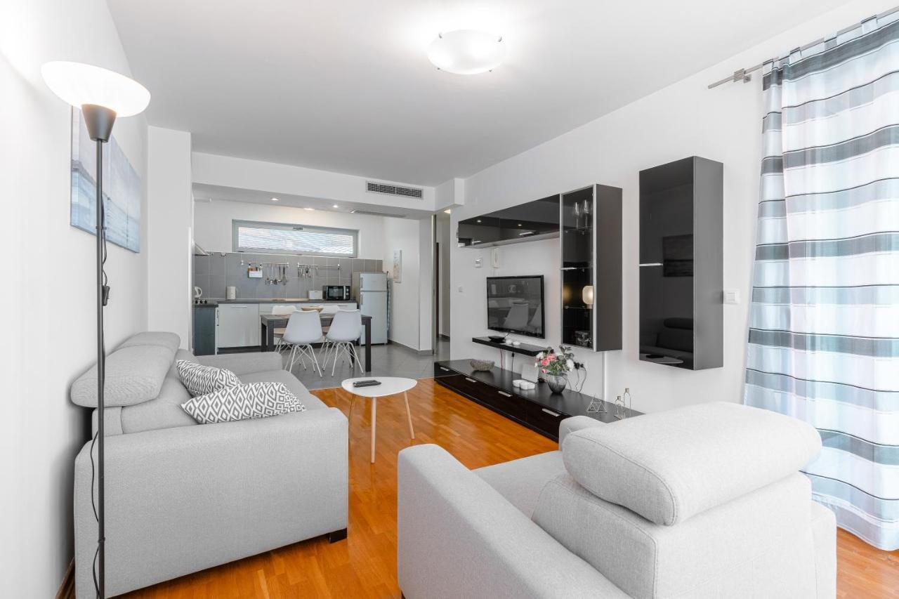 App 2 Appartement Novigrad Istria Buitenkant foto